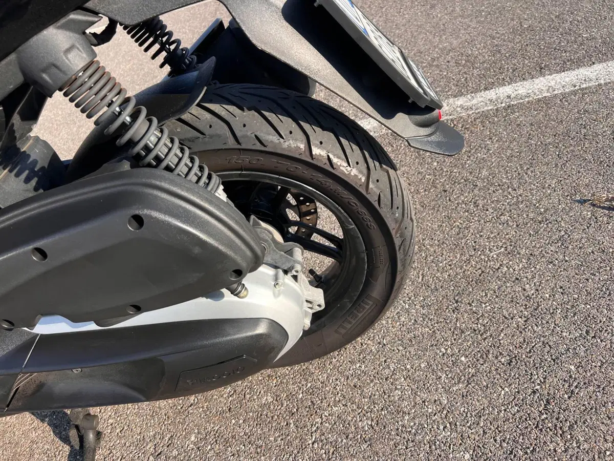 Piaggio Beverly 350 SportTouring ie (2011 - 15) (6)