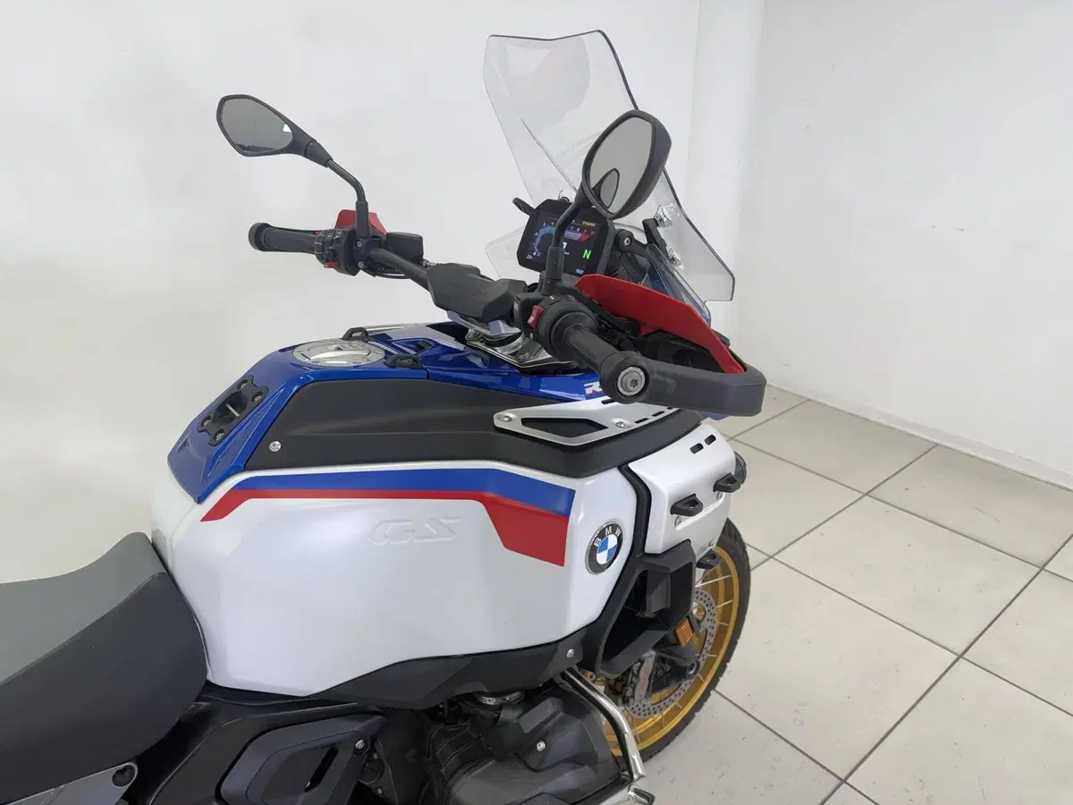 Bmw R 1300 GS Adventure Trophy (2025 - 26) (8)