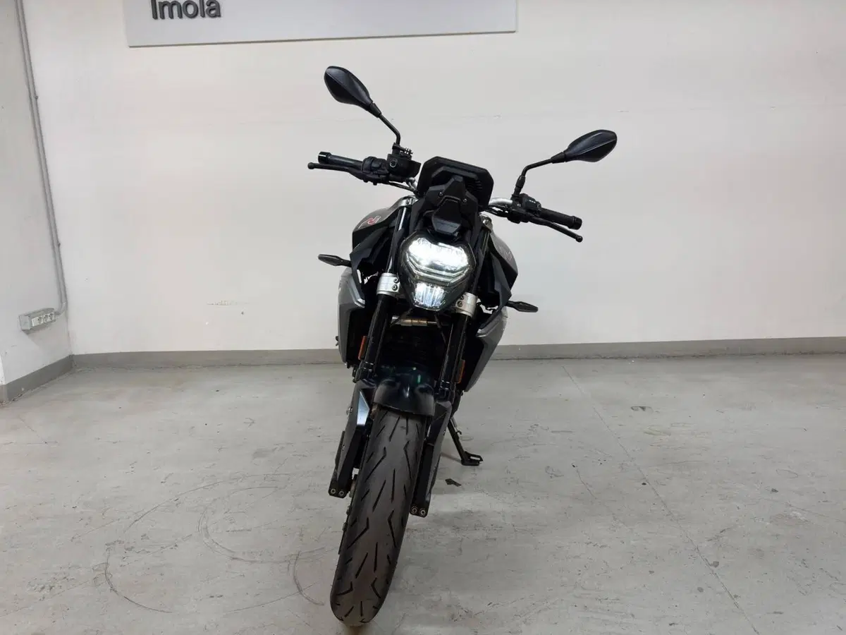 Bmw F 900 R (2021 - 24) (3)