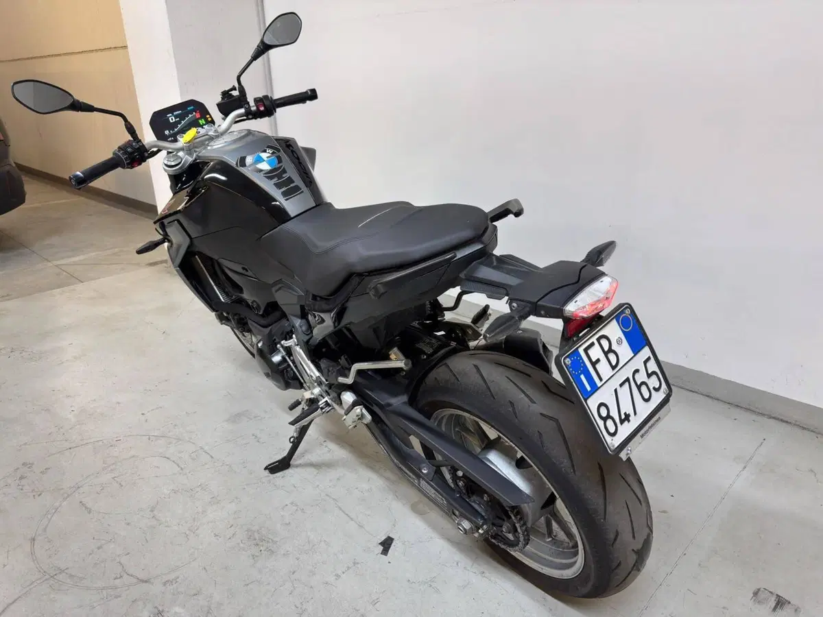 Bmw F 900 R (2021 - 24) (8)