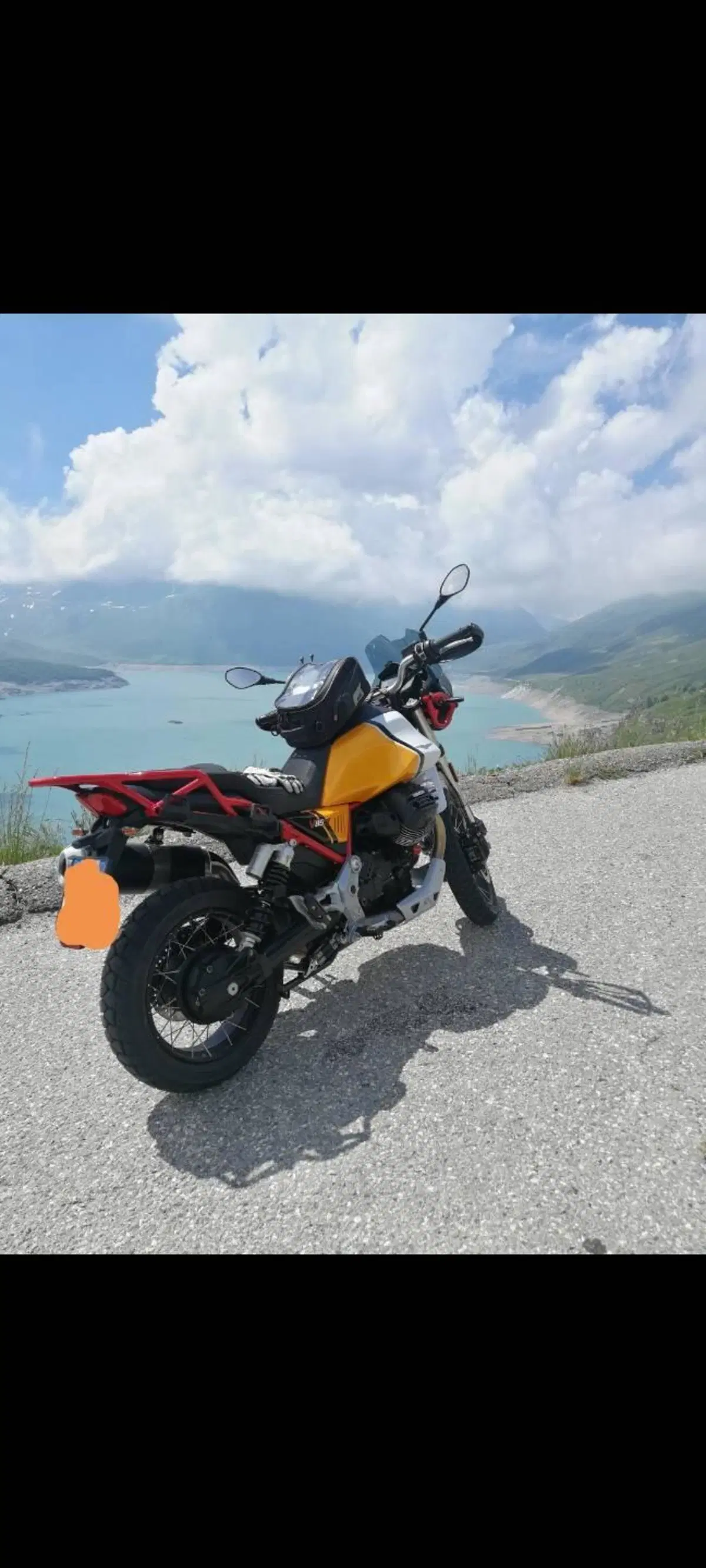 Moto Guzzi V85 TT Evocative Graphics (2021 - 23)