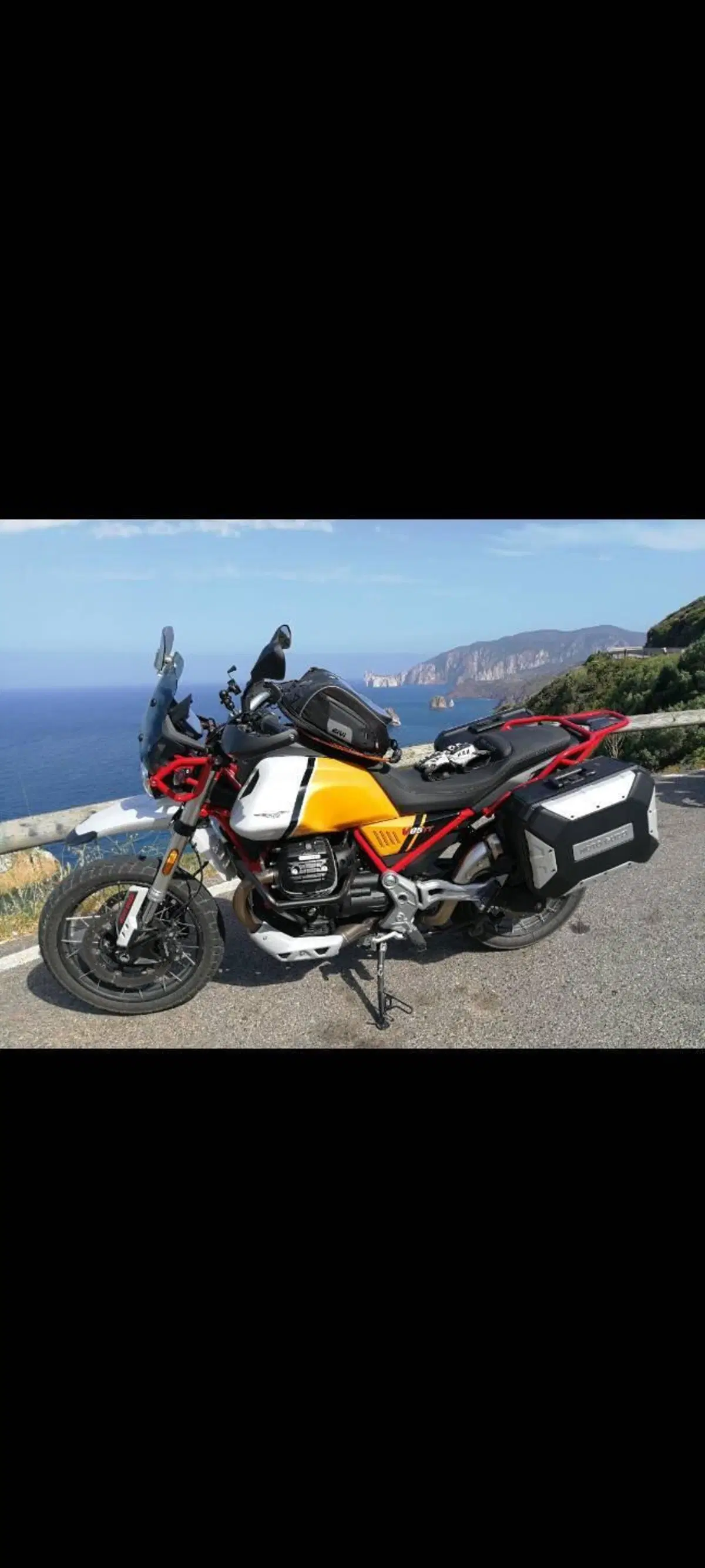 Moto Guzzi V85 TT Evocative Graphics (2021 - 23) (6)