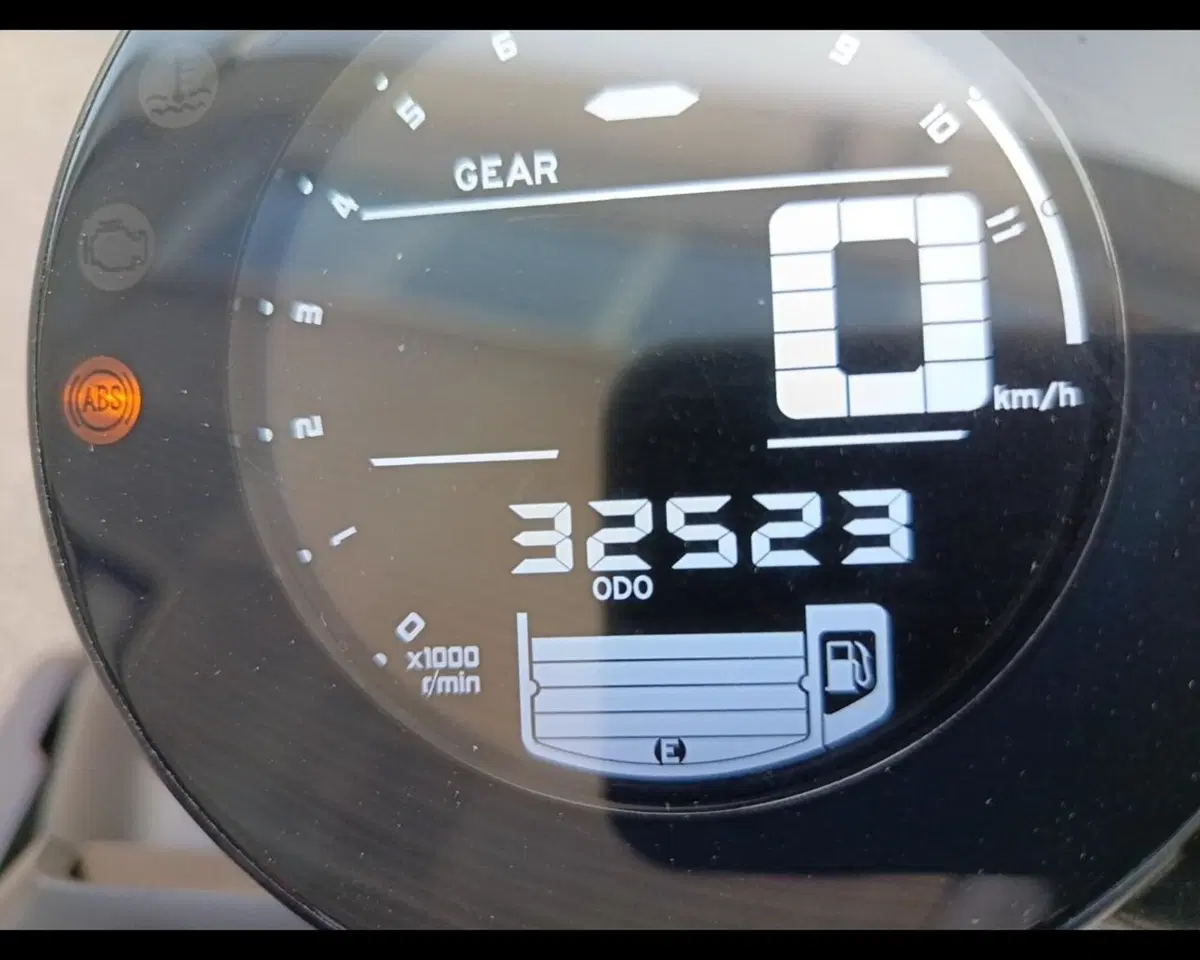 Yamaha XSR 700 XTribute (2021) (5)