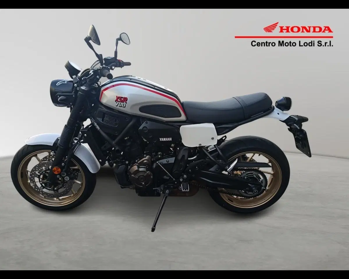 Yamaha XSR 700 XTribute (2021) (3)