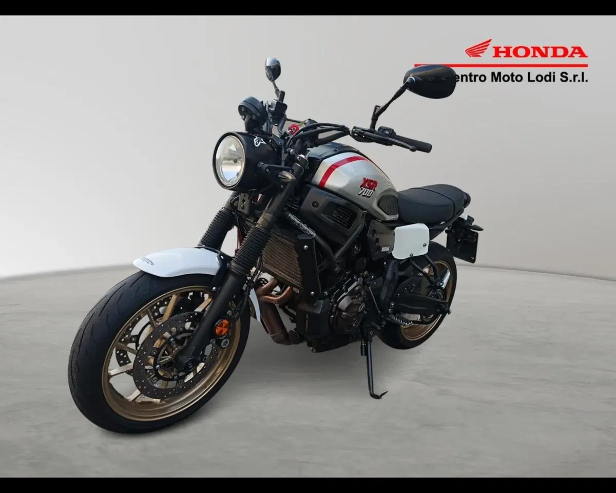 Yamaha XSR 700 XTribute (2021) (4)