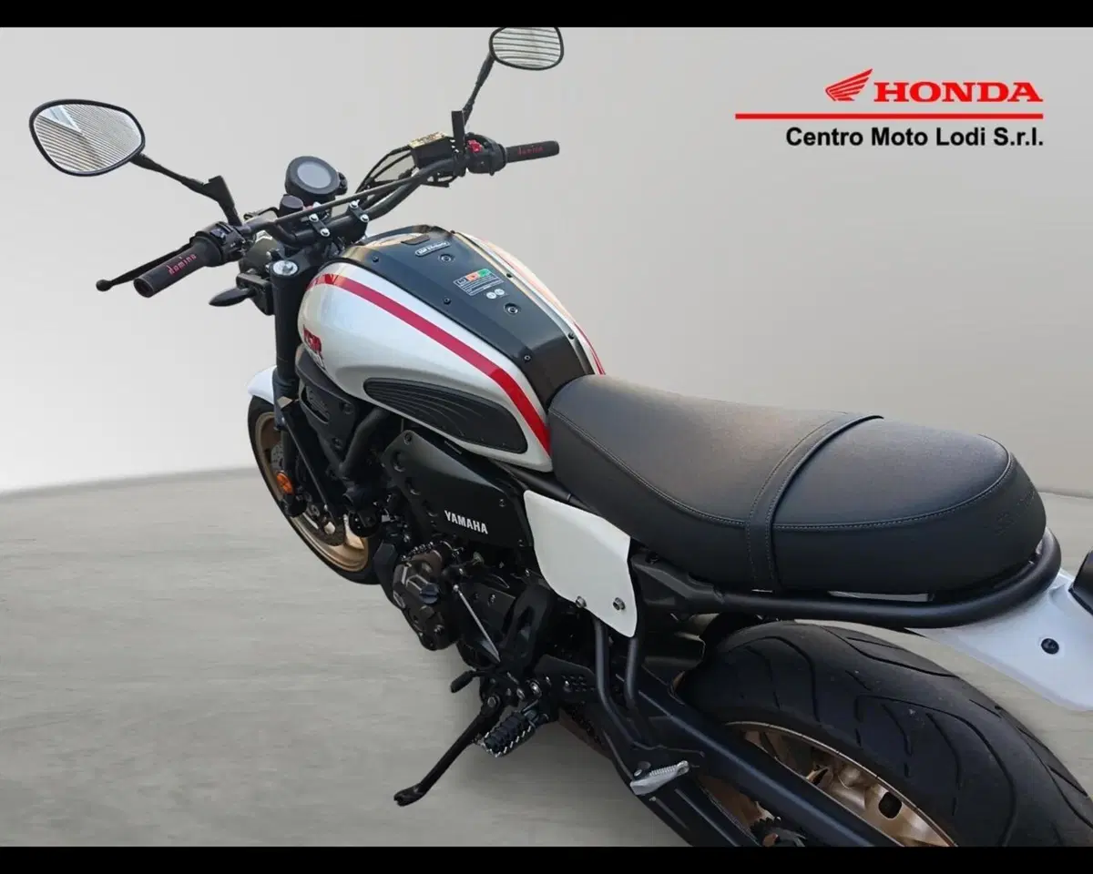 Yamaha XSR 700 XTribute (2021) (7)