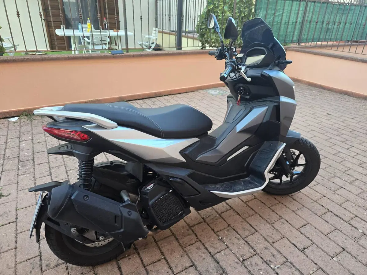 Aprilia SR GT 200 (2025 - 26) (4)