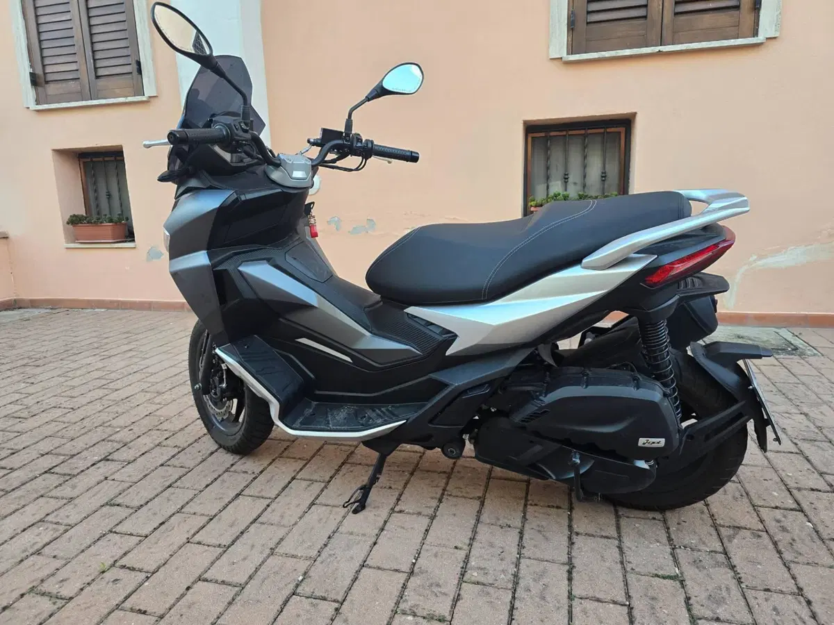 Aprilia SR GT 200 (2025 - 26) (6)