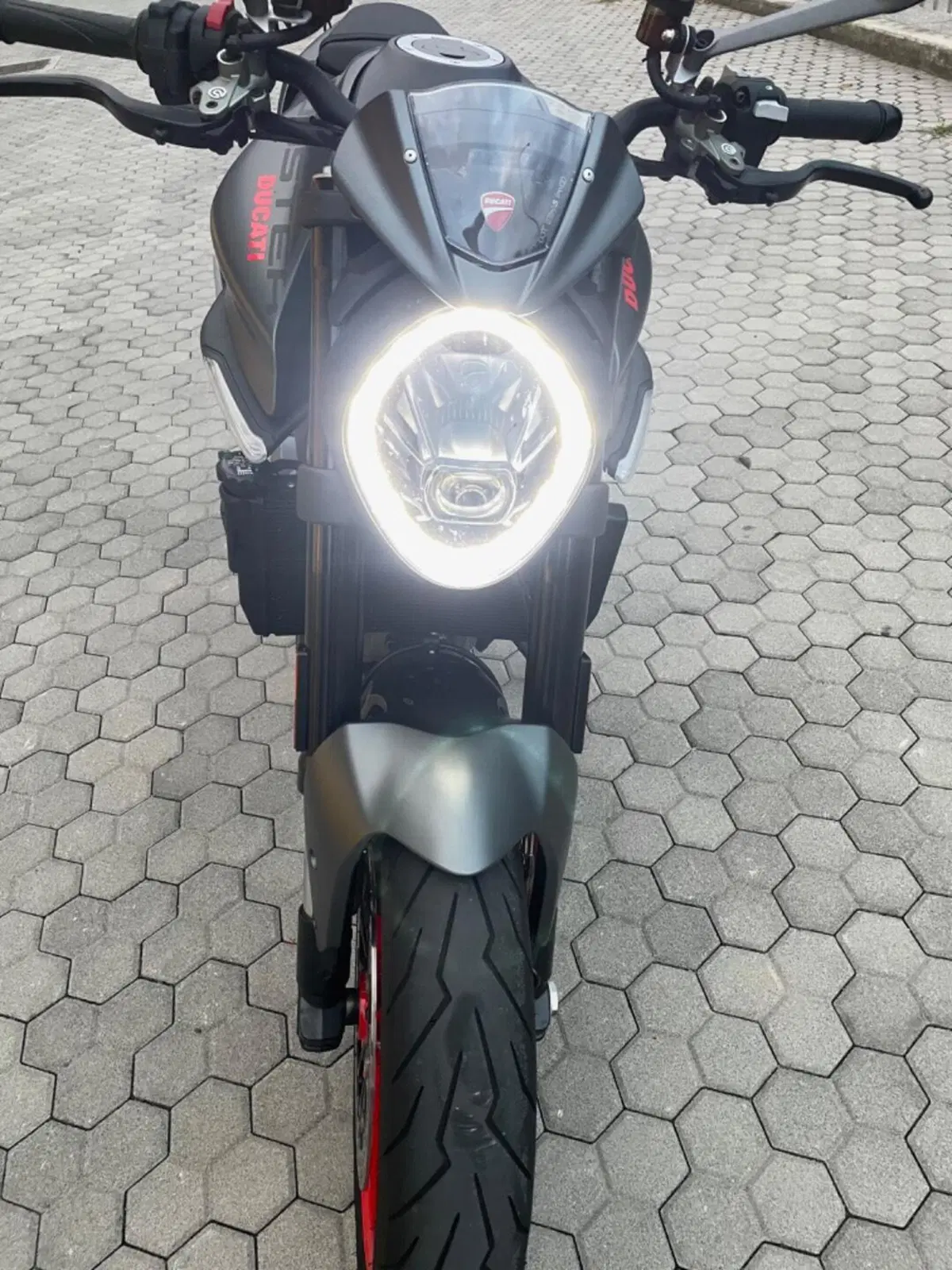 Ducati Monster 937 + (2021 - 25) (7)