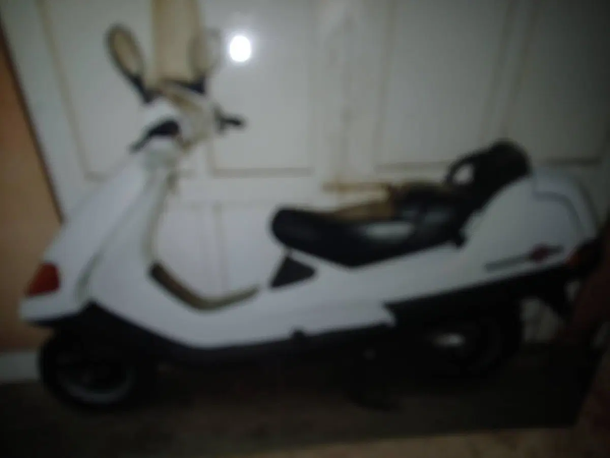 Piaggio EXSAGON 150 GTI (2)