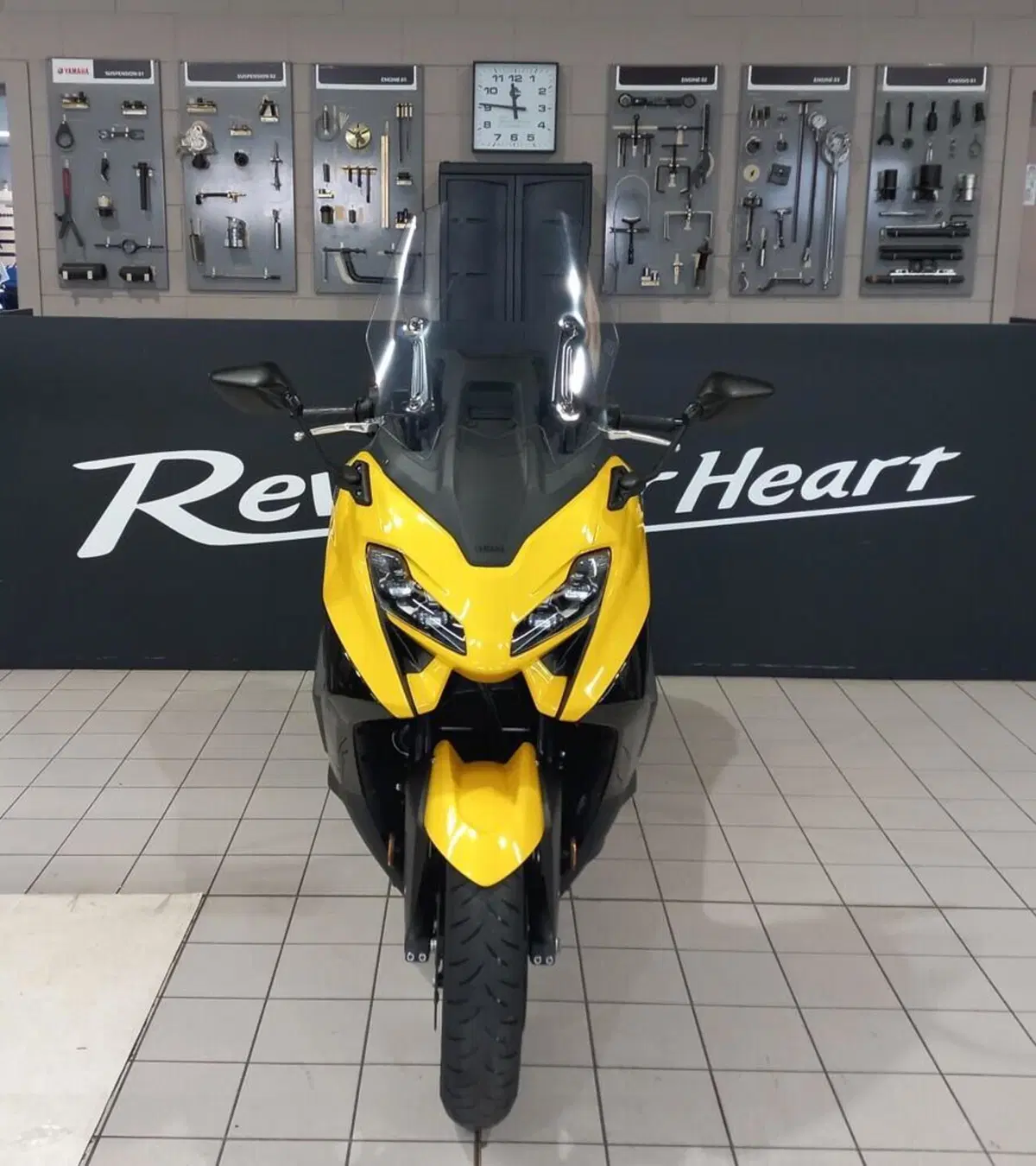 Yamaha T-Max 560 (2022 - 24) (3)