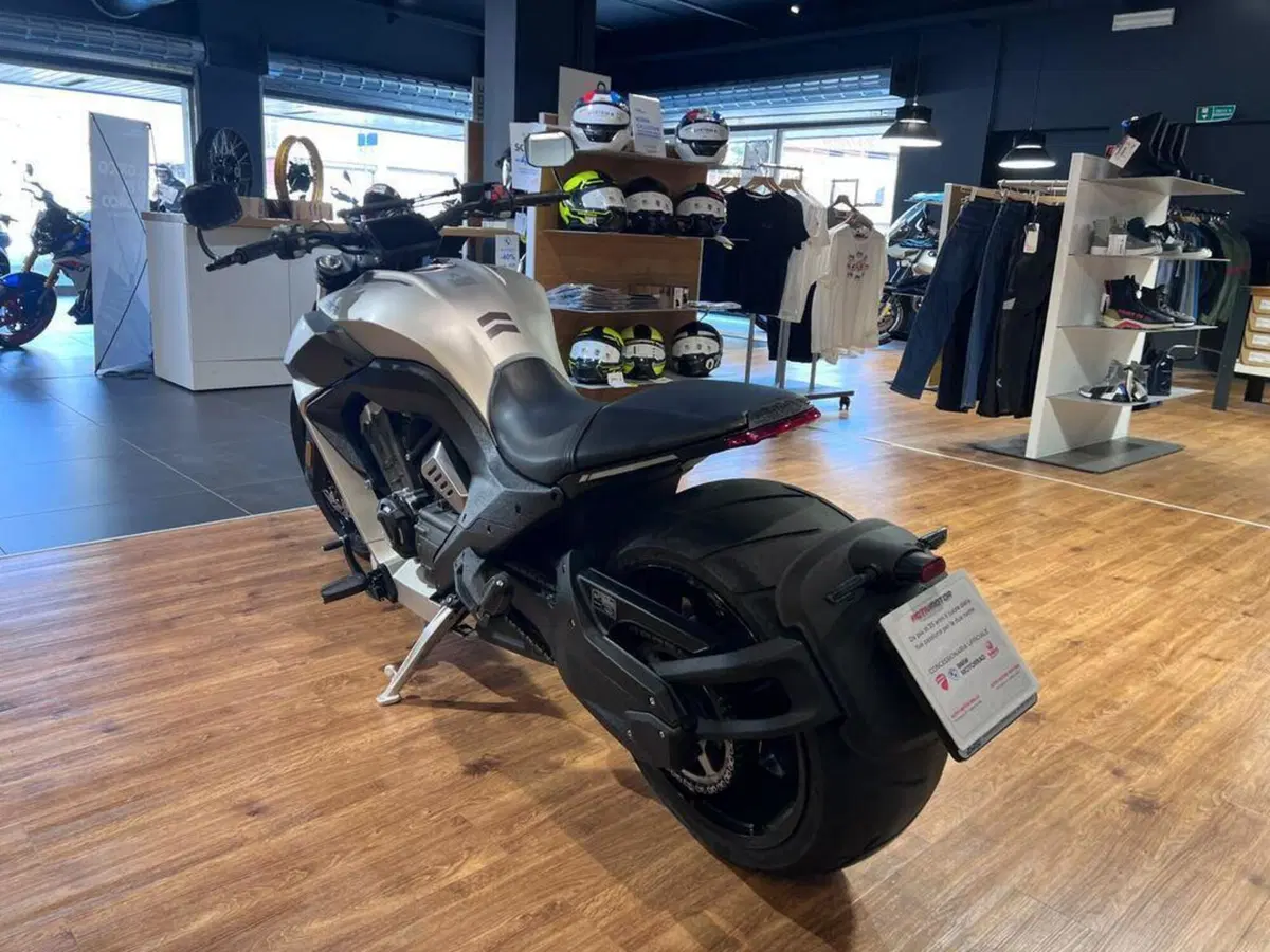 Benda Motorcycles LFC 700 (2024 - 26) (5)