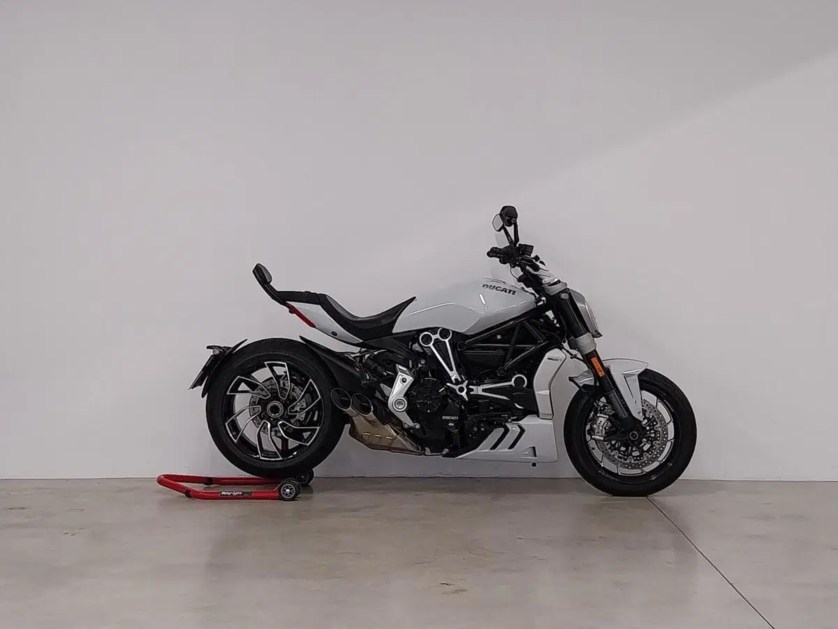 Ducati XDiavel 1262 S (2016 - 20) (2)