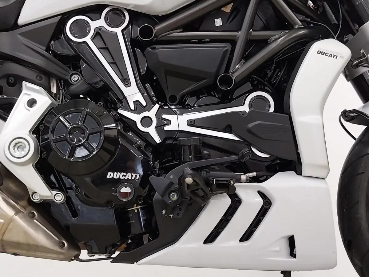 Ducati XDiavel 1262 S (2016 - 20) (12)
