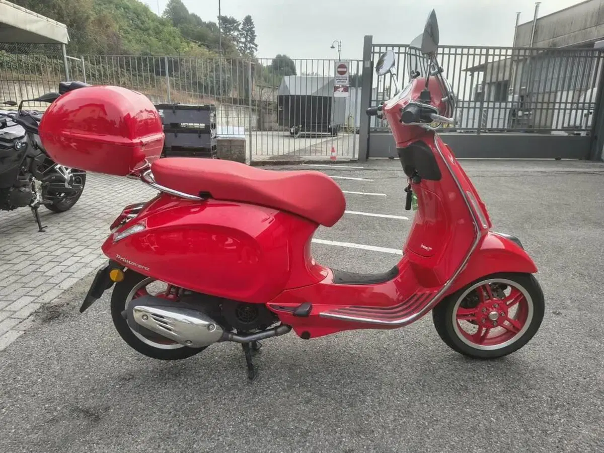 Vespa Primavera 125 RED (2021 - 24) (2)