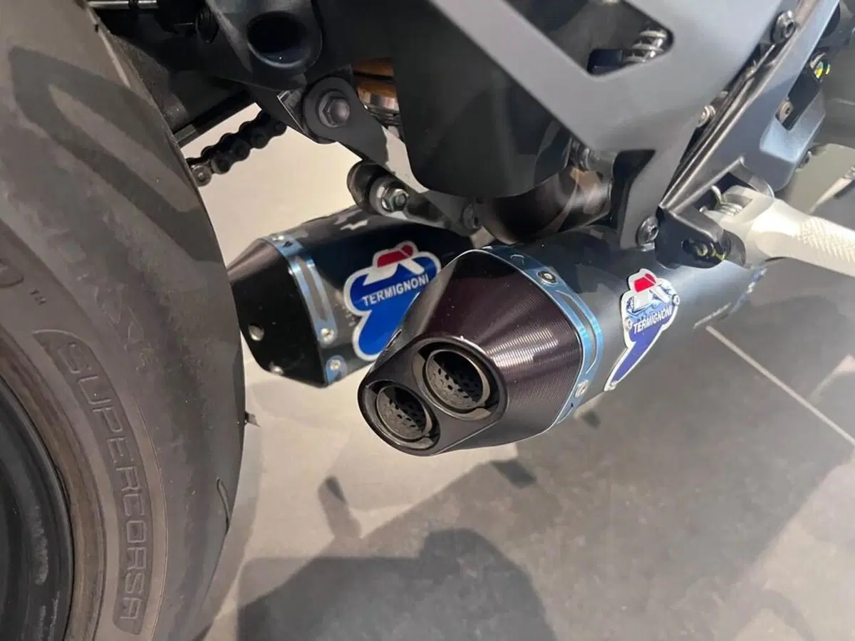 Ducati Streetfighter V4 S (2023 - 24) (10)