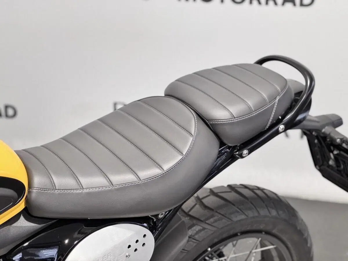 Triumph Scrambler 400 XC (2025 - 26) (4)