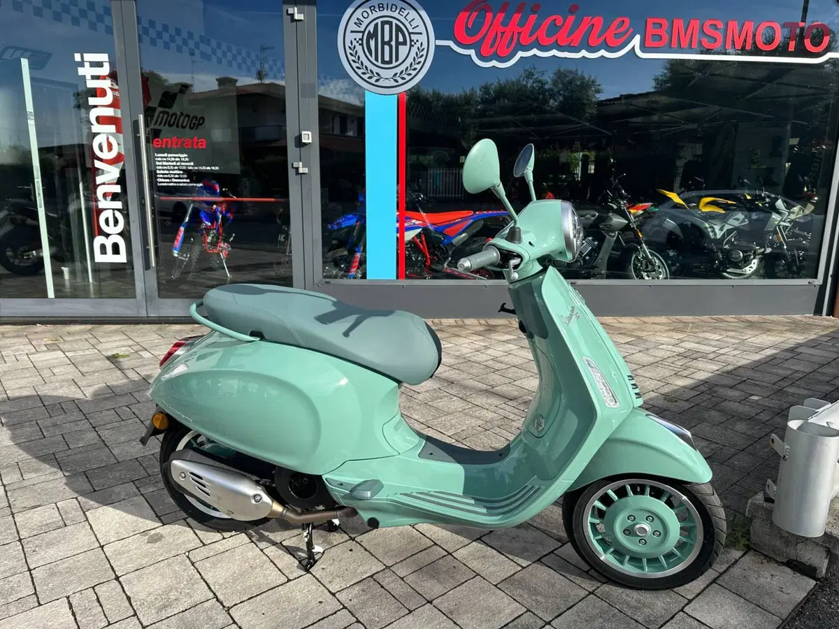 Vespa Primavera 125 80th (2026)