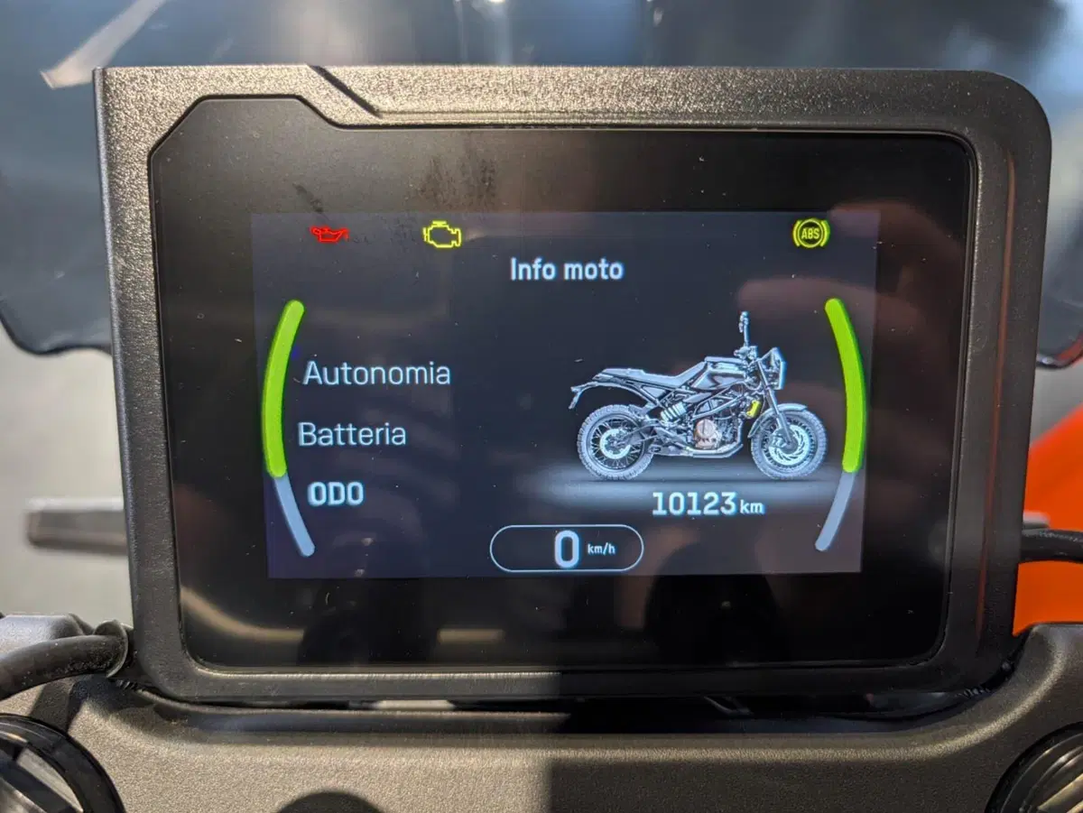 Husqvarna Svartpilen 125 (2024 - 26) (4)