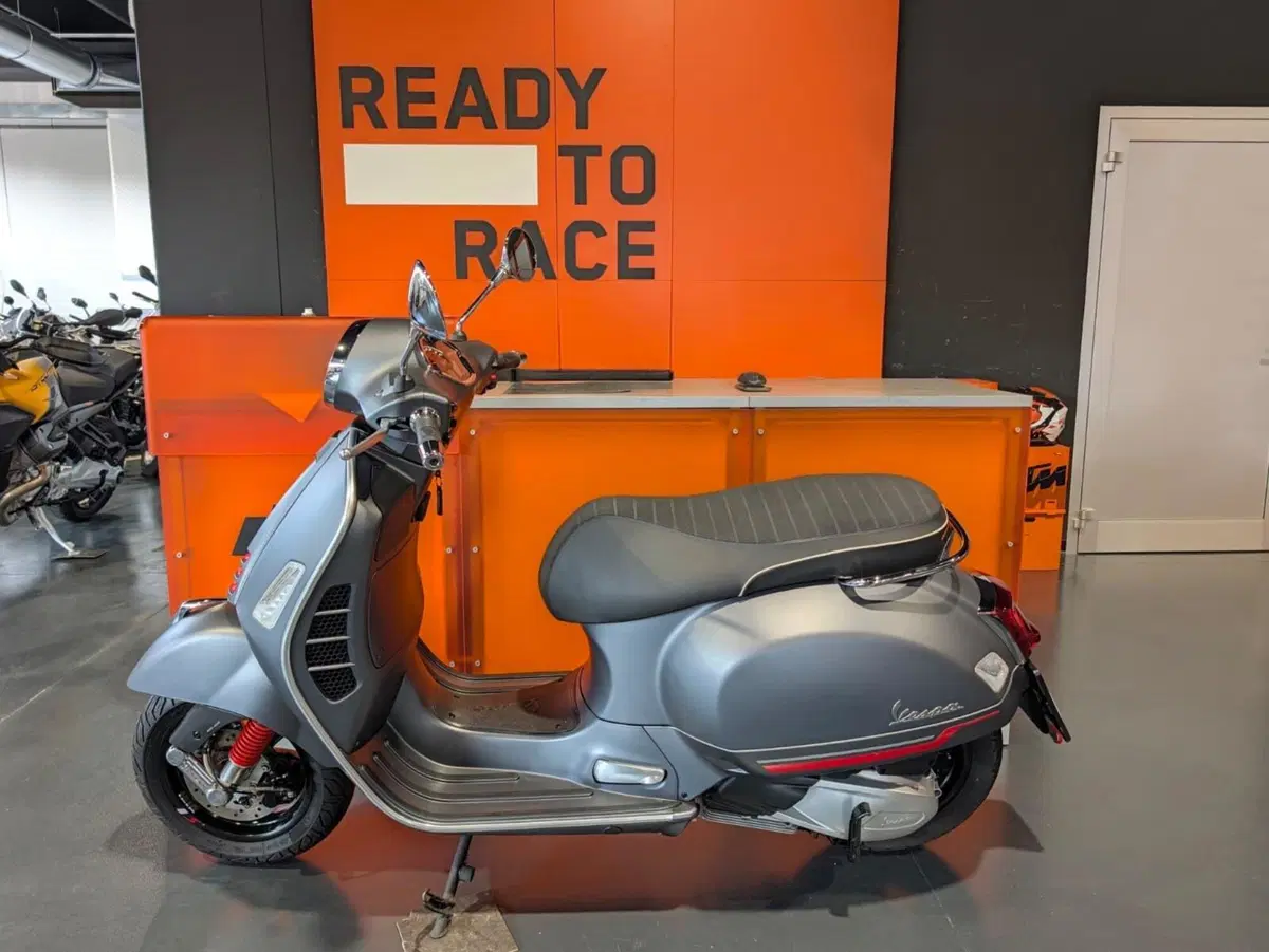 Vespa GTS 300 Super Sport Hpe (2021 - 22) (2)