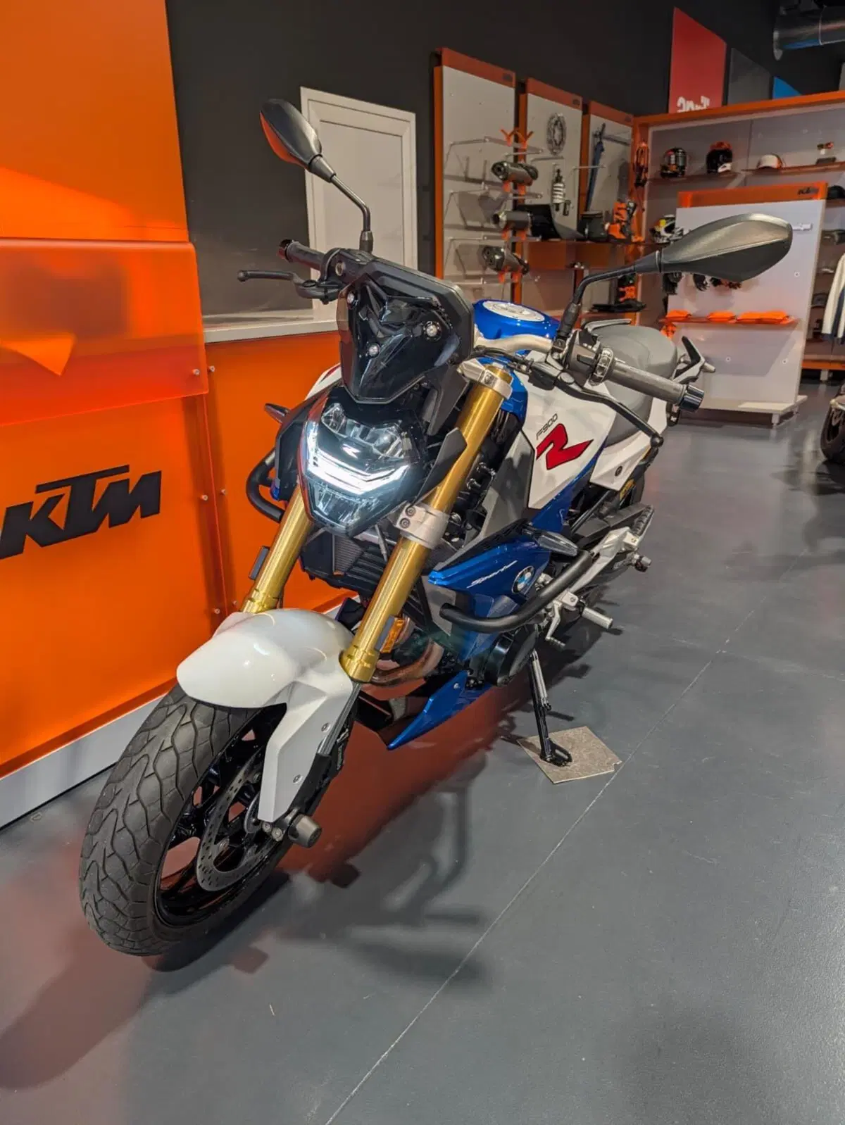 Bmw F 900 R (2021 - 24) (3)