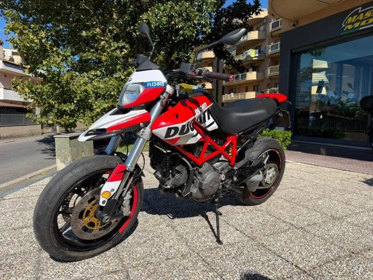 Ducati Hypermotard 796 (2012) (4)
