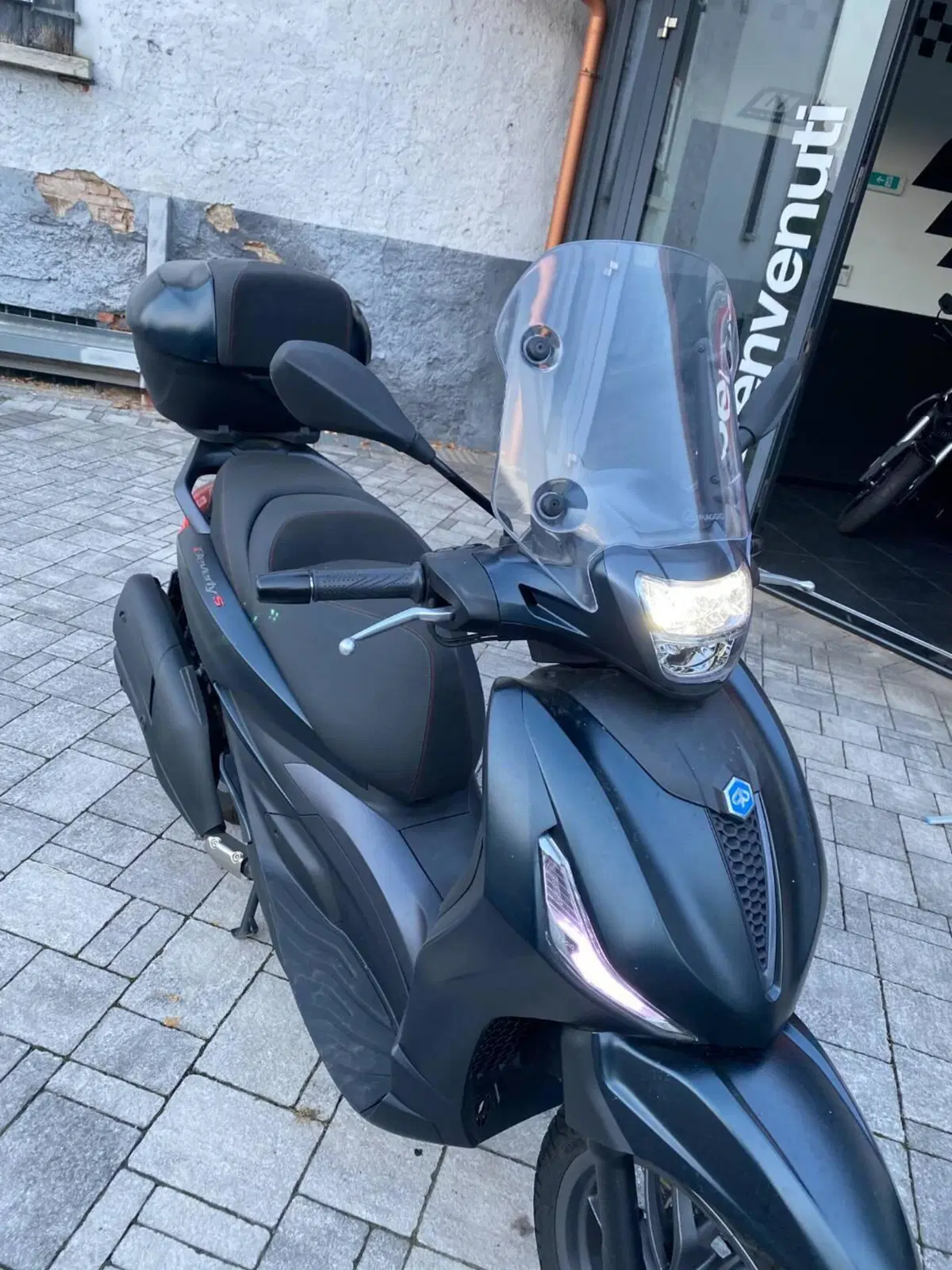 Piaggio Beverly 400 (2025 - 26) (2)