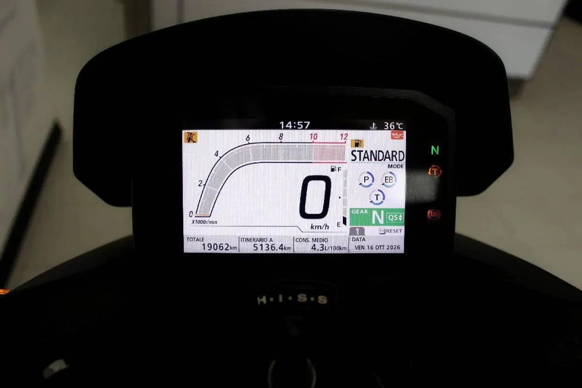 Honda CB 750 Hornet (2023 - 24) (7)