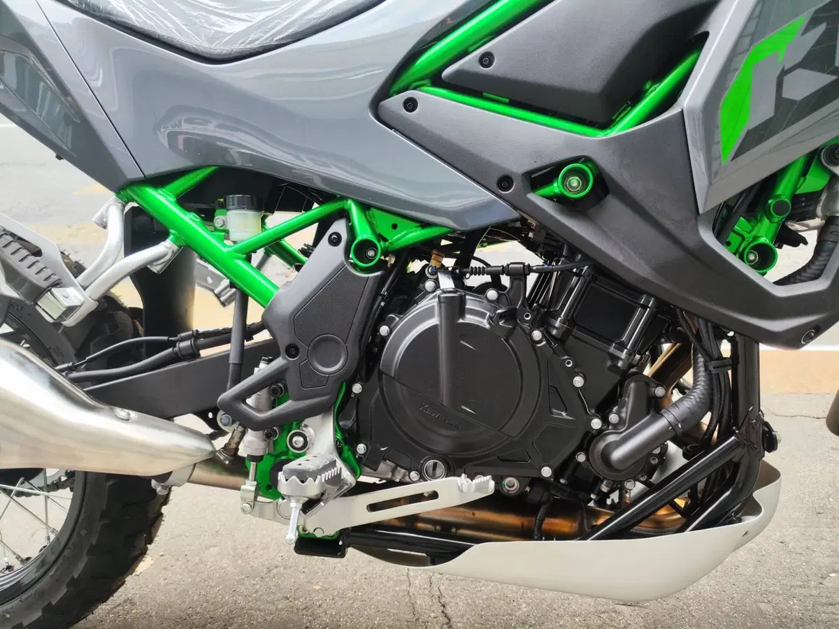 Kawasaki KLE 500 SE (2026 - 27) (17)