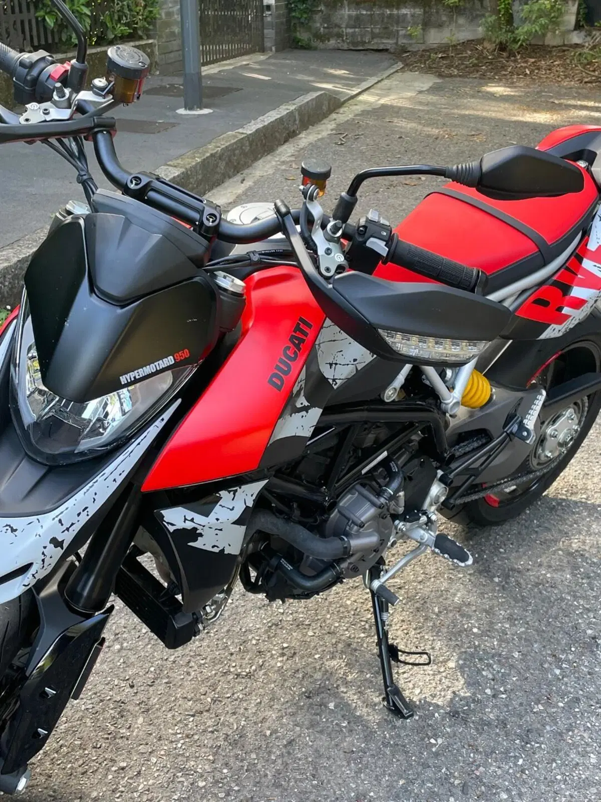 Ducati Hypermotard 950 RVE (2022 - 25) (2)