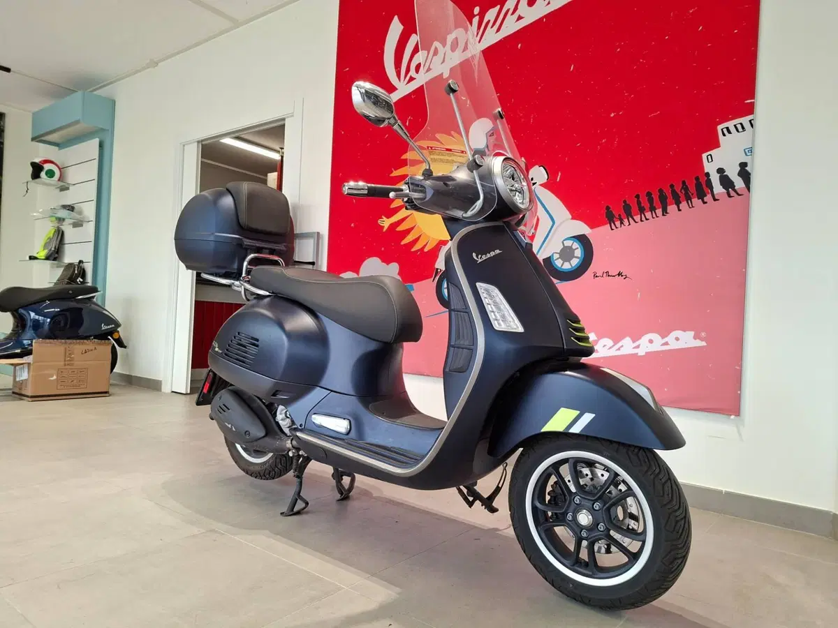 Vespa GTS 300 Super Tech (2023 - 24) (3)