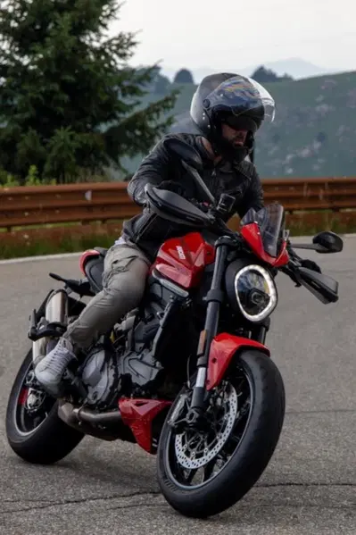 Ducati Monster 937 + (2021 - 25) usata