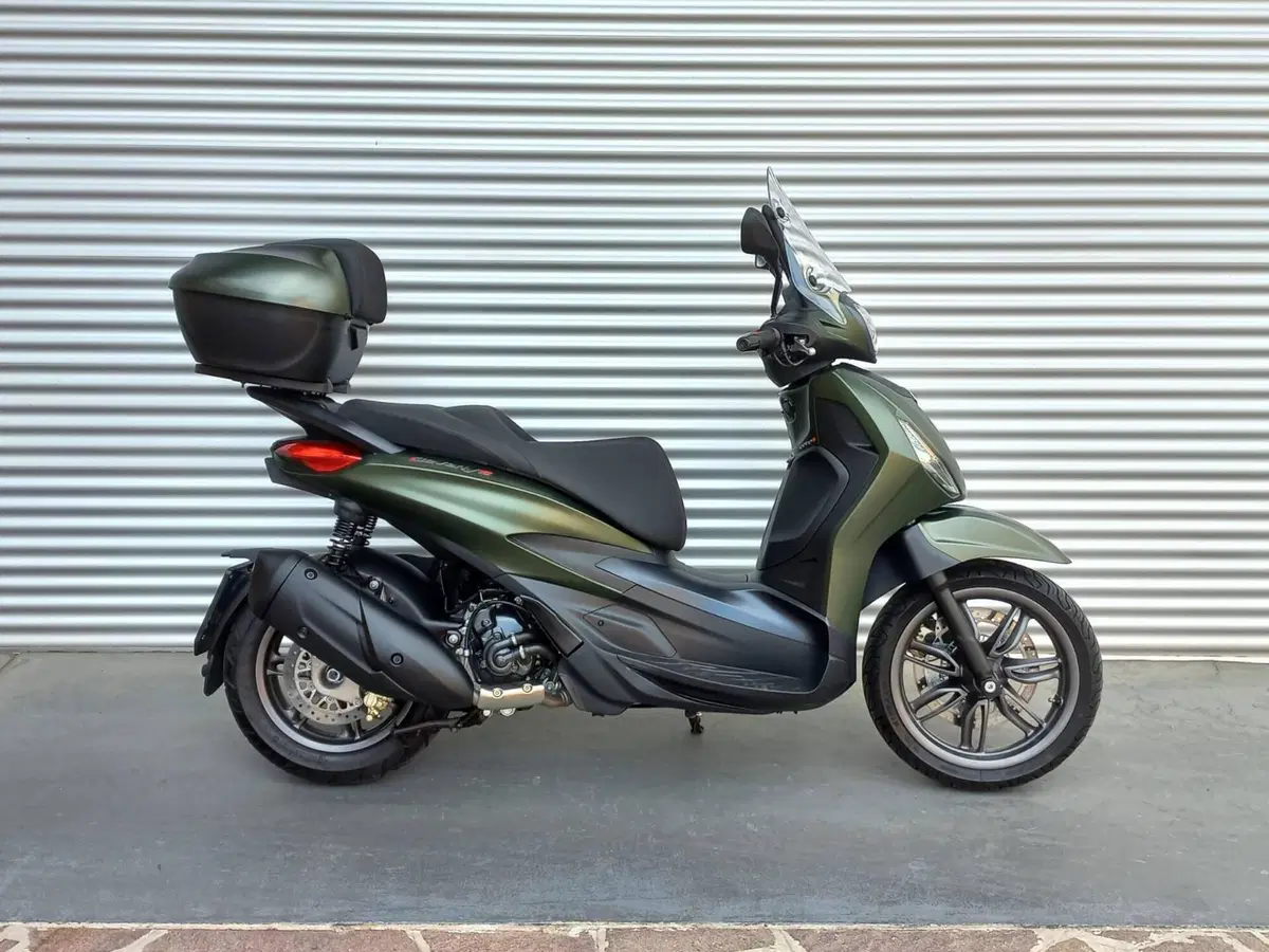 Piaggio Beverly 300 S ABS-ASR (2021 - 25) (2)