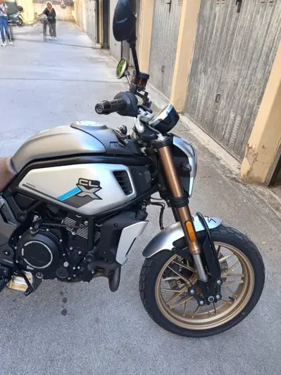 CFMOTO 700CL-X Heritage (2021 - 26) usata