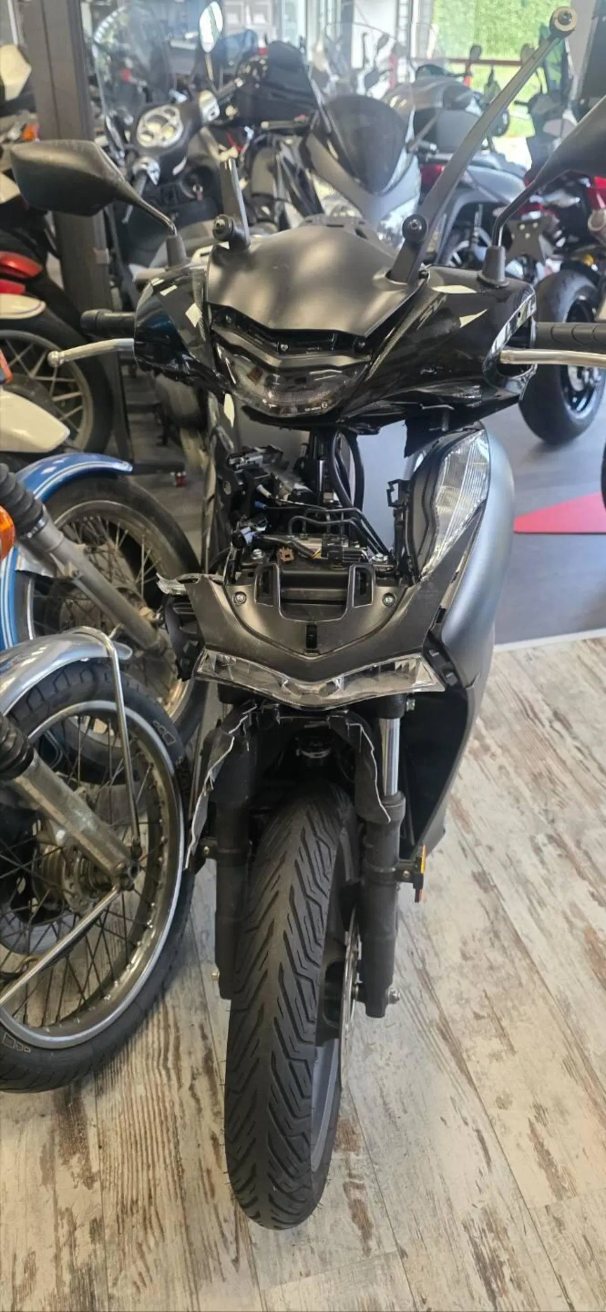 Honda SH 125i Sport (2024 - 25) (2)