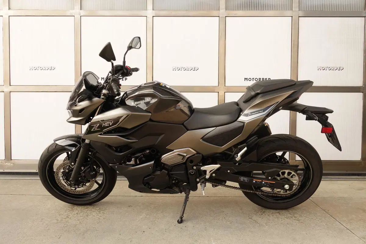 Kawasaki Z7 Hybrid (2024 - 27) (3)