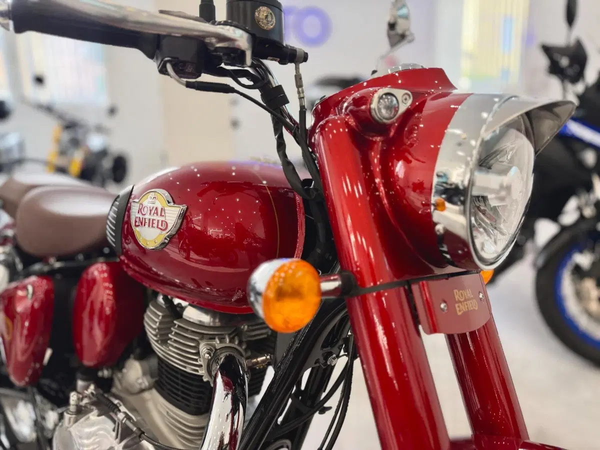 Royal Enfield Classic 350 (2021 - 26) (4)
