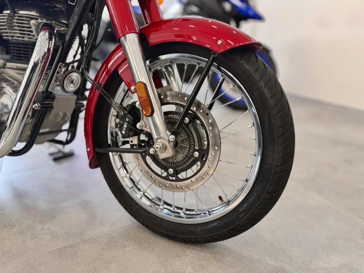 Royal Enfield Classic 350 (2021 - 26) (10)