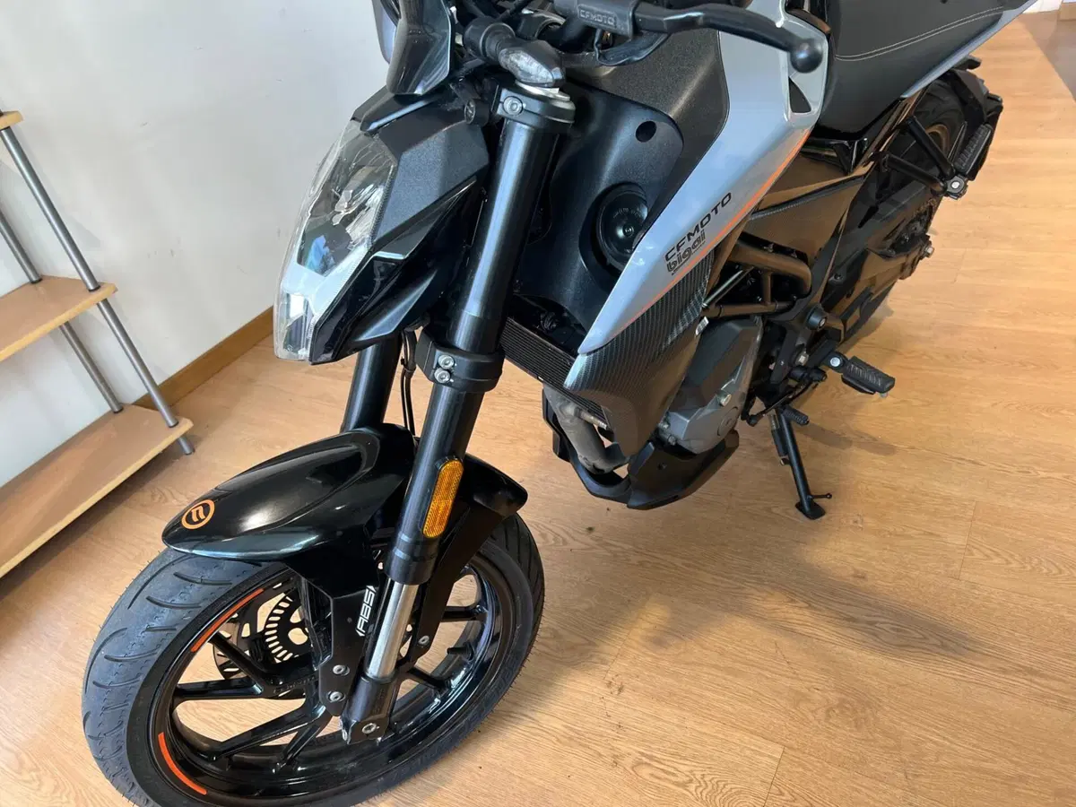 CFMOTO 300NK (2021 - 26) (5)