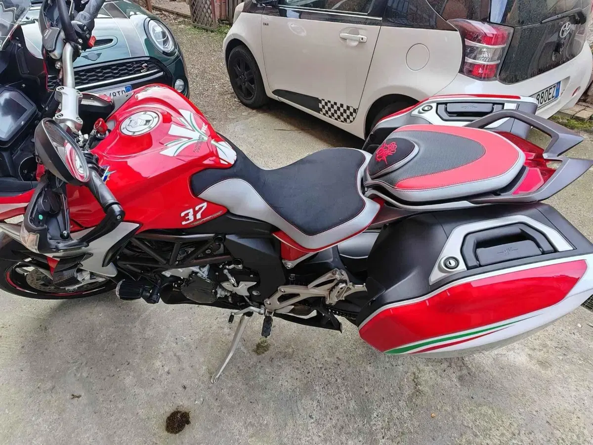 MV Agusta Turismo Veloce 800 Lusso (2014 - 16) (3)