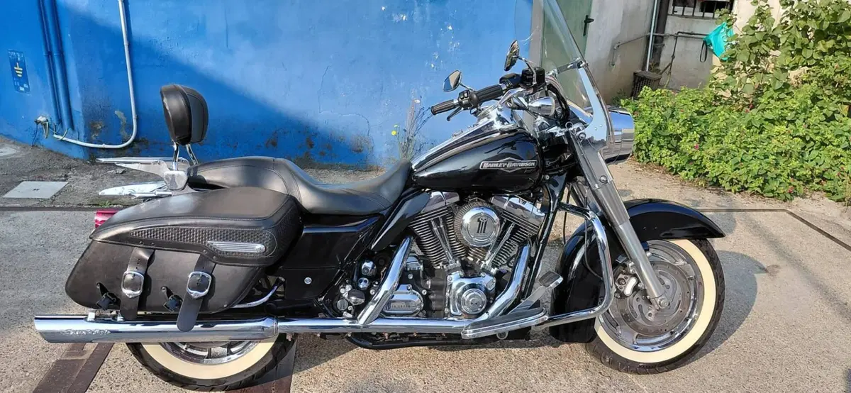 Harley-Davidson 1690 Road King Custom (2007) - FLHRS
