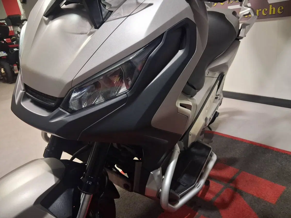 Honda X-ADV 750 (2018 - 20) (2)