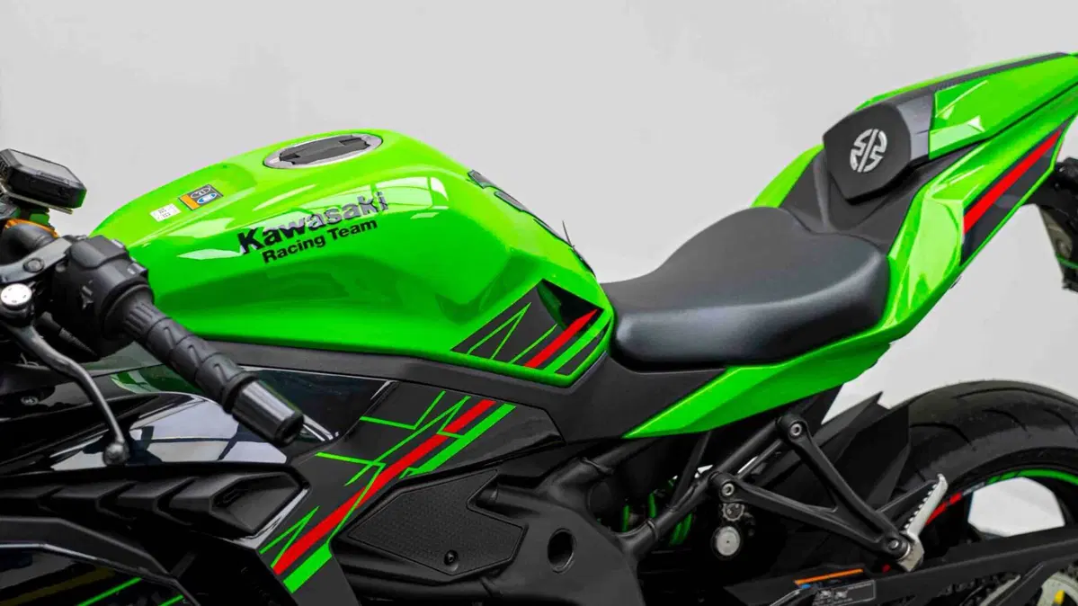 Kawasaki Ninja ZX-4RR (2024 - 27) (14)