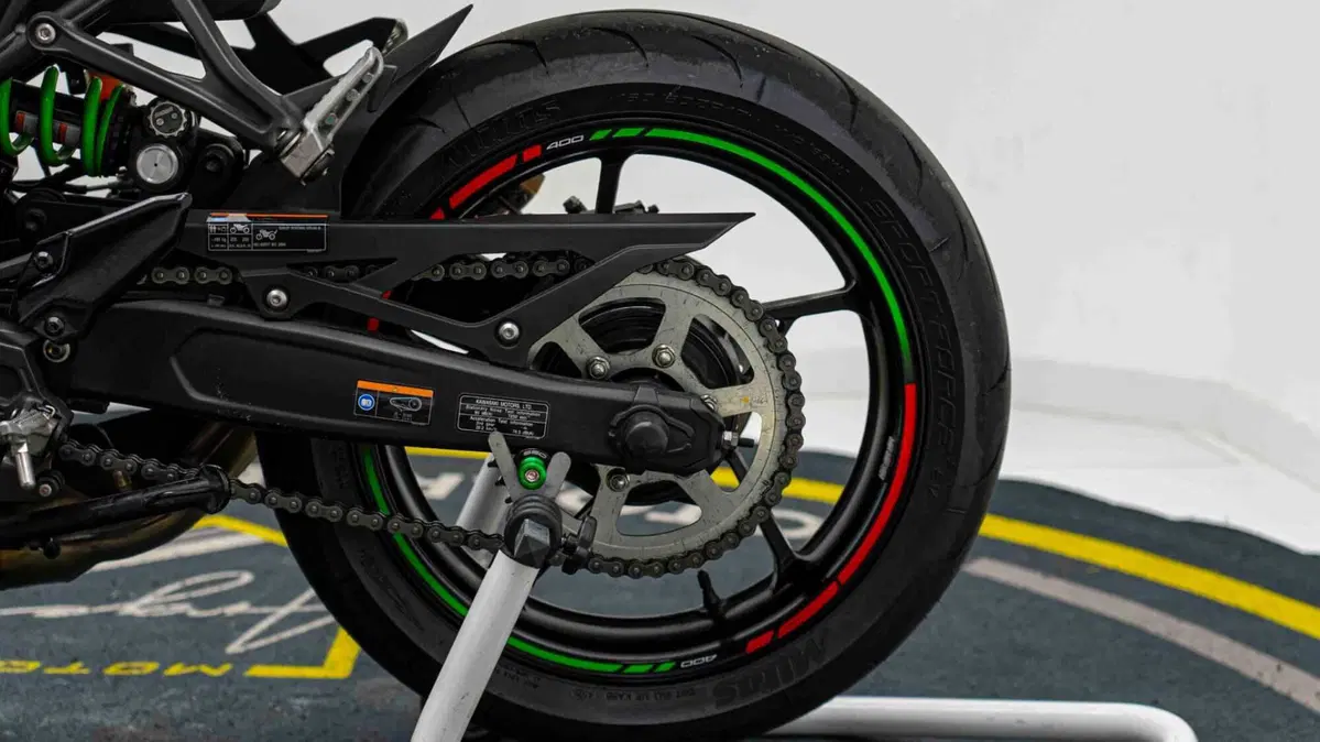 Kawasaki Ninja ZX-4RR (2024 - 27) (15)