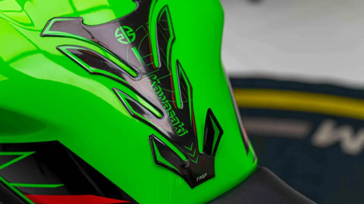 Kawasaki Ninja ZX-4RR (2024 - 27) (16)