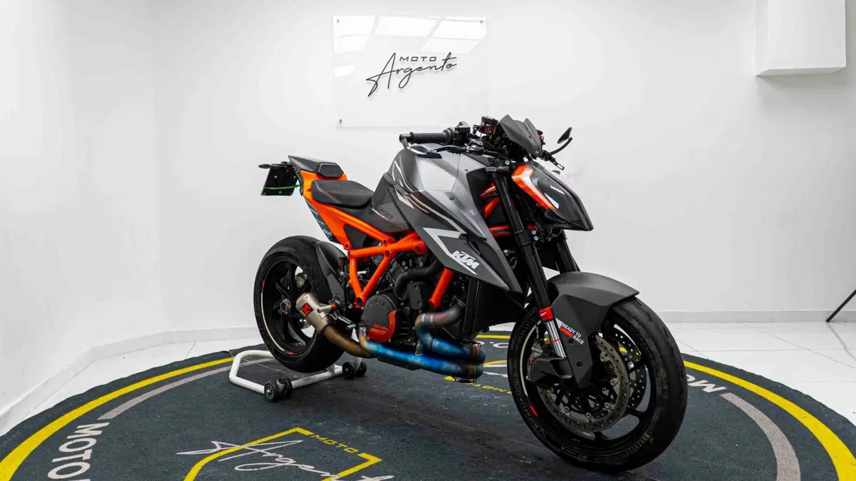 KTM 1290 Super Duke RR (2023) (2)