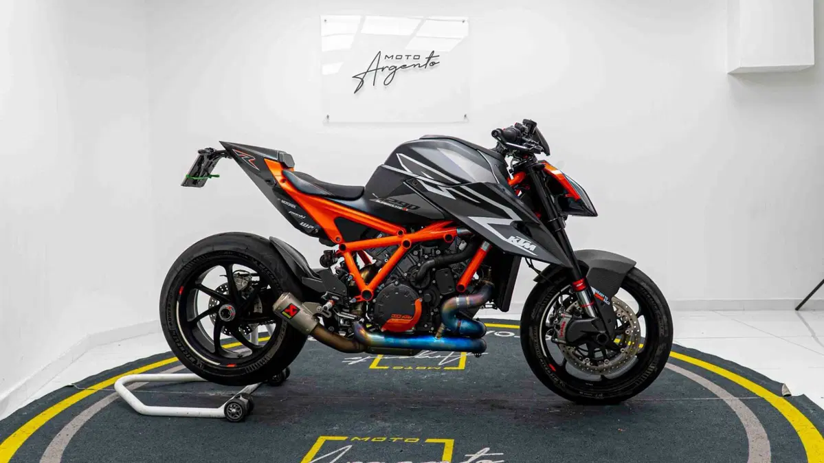 KTM 1290 Super Duke RR (2023) (3)