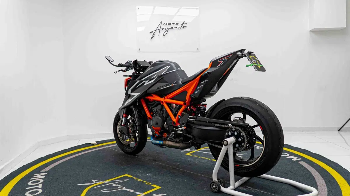 KTM 1290 Super Duke RR (2023) (6)