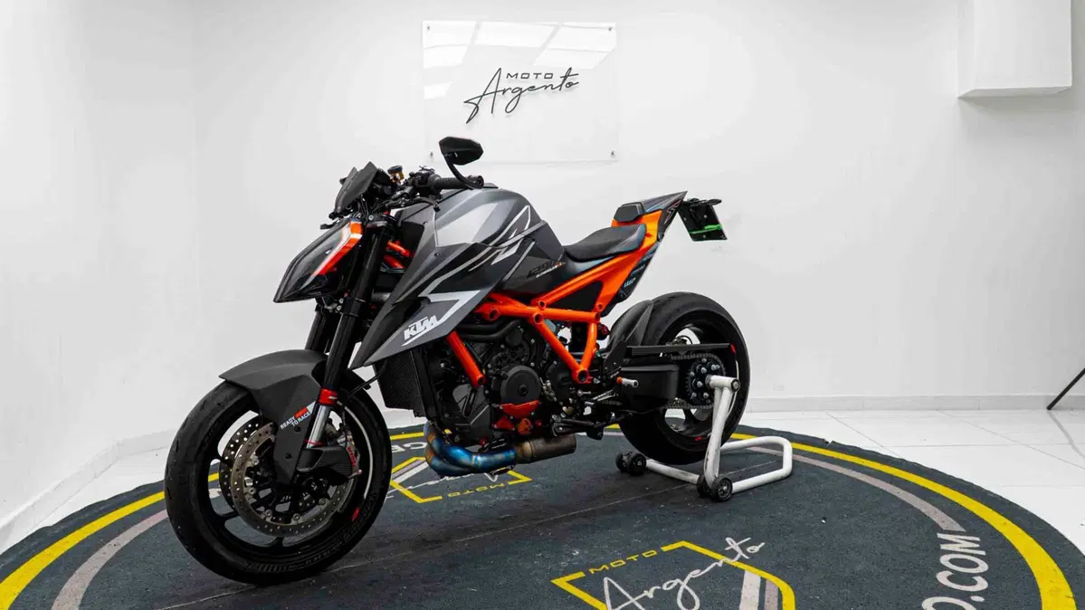 KTM 1290 Super Duke RR (2023) (8)