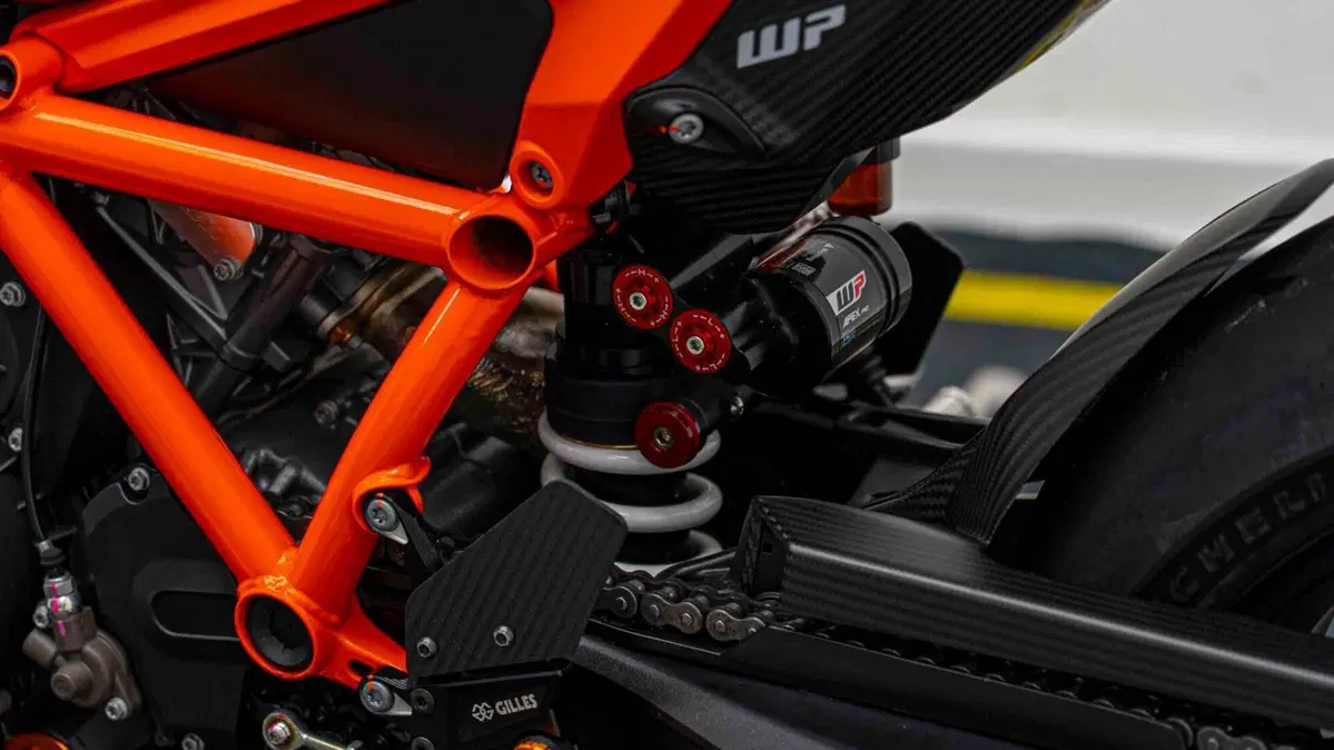 KTM 1290 Super Duke RR (2023) (13)